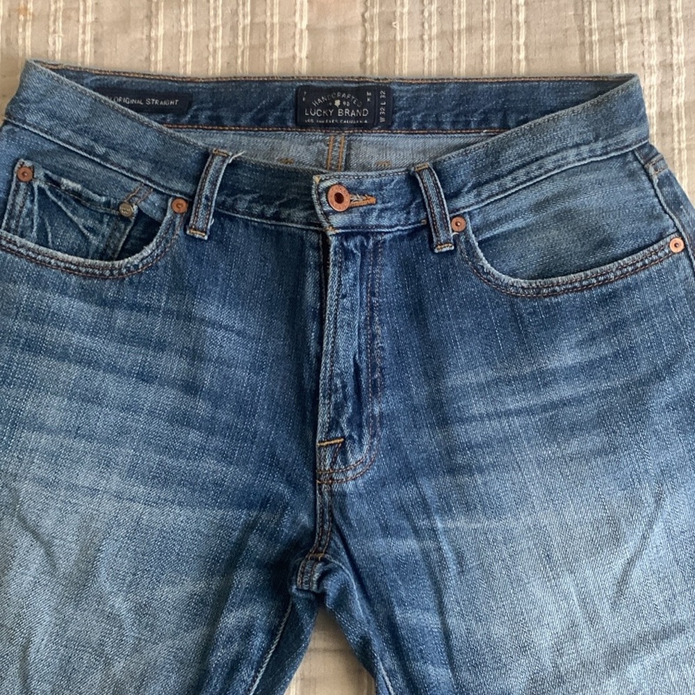 Lucky Brand jeans, 32 x 32, 221 Original Straight.